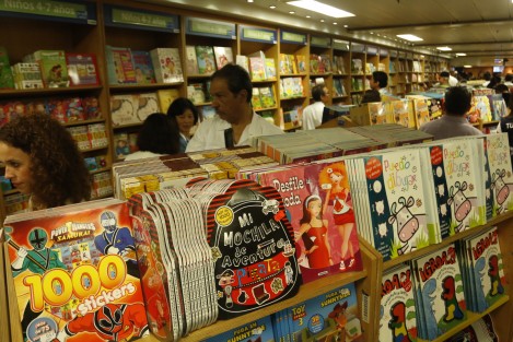 Abrió al público el  buque- librería Logo Hope, tripulado por jóvenes de más de 60 países. Cabe señalar que una buena parte del material que ofrecen es religioso de fe evangélica.  