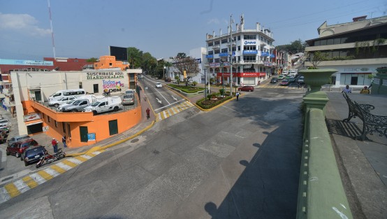 Con muy poco tránsito lucen las calles de la ciudad de Xalapa estos días de vacaciones. 