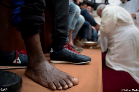 Por la cuarta vez en cinco años de pontificado, el Papa Francisco elije una cárcel para realizar el rito del Lavatorio de los pies. Este año 2018 el Pontífice visitó la cárcel romana Regina Coeli. 