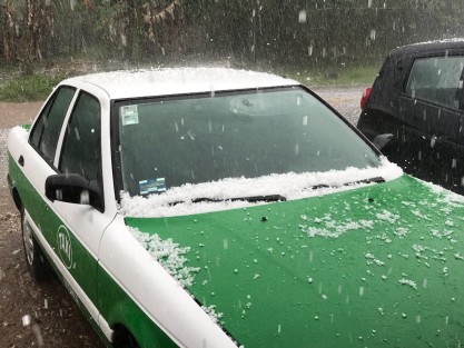 Una fuerte granizada cayó la tarde de este jueven en Xico, Ver.. 