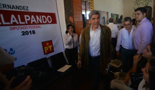 El candidato a la diputación por el distrito 10 de Xalapa Rafael Hernández Villalpando, dio inicio de a su campaña en compañia del candidato a gubernatura Cuitláhuac García así como de Hipólito Rodríguez, entre otras distinguidas personalidades. 