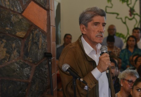 El candidato a la diputación por el distrito 10 de Xalapa Rafael Hernández Villalpando, dio inicio de a su campaña en compañia del candidato a gubernatura Cuitláhuac García así como de Hipólito Rodríguez, entre otras distinguidas personalidades. 