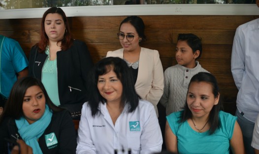Como maestra que es, a Marycarmen Rizo también interesa el rubro de la educación, sobre todo de la infraestructura escolar, la cual considera ha quedado rezagada dentro de la nueva ley educativa.  