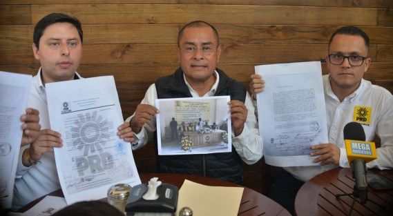 Integrantes del PRD dieron a conocer sobre el problema que surgió con simpatizantes de Morena en el municipio de de Soledad Atzompa, a quienes acusan de ocupar un inmueble de manera ilegal en aquel municipio.