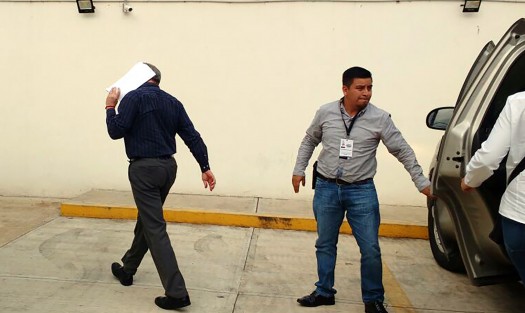 Gilberto N. Ex director General de Servicios Periciales y Carlota N ex delegada de la Policia Ministerial Fueron ingresado a los juzgados de Pacho Viejo por su probable participación en el delito de desparacion Forzada de personas.