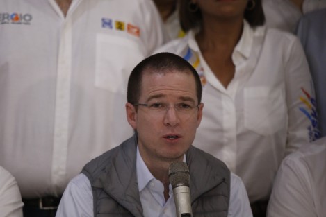 <em>Bajo ninguna circunstancia debemos ceder a presión alguna del crimen organizado</em>, expresó Ricardo Anaya, candidato a la Presidencia de la República, durante su visita esta mañana a la ciudad de Veracruz.  
