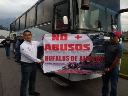 En Orizaba, afiliados a AMOTAC se sumaron a la protesta  nacional en demanda de alto al incremento a las gasolinas y cuotas en autopistas así como la inseguridad. 