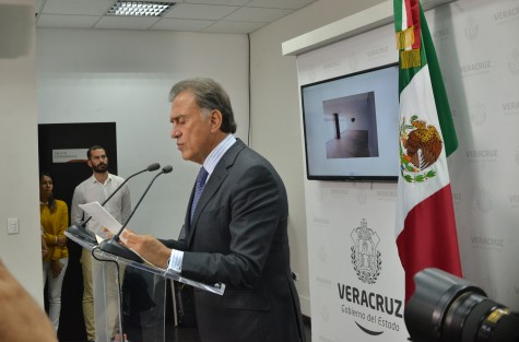 El gobernador de Veracruz, Miguel Ángel Yunes Linares, informó de la recuperación por parte de la Procuraduría General de la República, de 4 departamentos en la Torre Pelícano de Boca del Río, Ver. adquiridos por Javier Duarte de Ochoa y familiares de su esposa, Karime Macías Tubilla, valuados en aproximadamente 10 mdp cada uno, sin contar la inversión realizada en su modificación que alcanzaría otros 12 mdp. Luego volvió a repetir la historia de las demás propiedades incautadas, por las cuales no ha entrado un peso a las arcas estatales. 