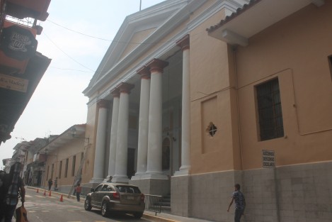 Merecido mantenimiento recibe el edificio de la antigua Escuela Normal Veracruzana, hoy Escuela Primaria Enrique Conrado Rébsamen.
