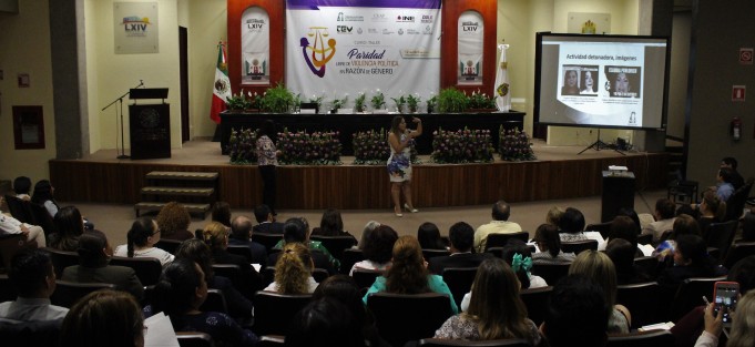 En el auditorio del Congreso fue impartido un curso taller que organizó el INE, el OPLE y la SEGOB de Paridad libre de violencia política en razón de género. 
