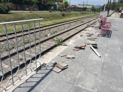 Así permaneció, abandonado,  el parque Carranza en el centro de Paso del Macho, Ver.,  ante la mirada incrédula de los visitantes  durante la semana de vacaciones pasada. 