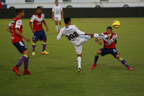 Los Tiburones Rojos de Veracruz fueron derrotados por los Panzas Verdes de León 2 goles a 1 en actividad de la jornada 15 del fútbol mexicano.