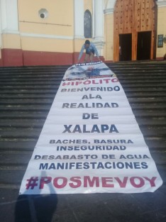 Mantas para Hipólito colocadas con su tocayo.  