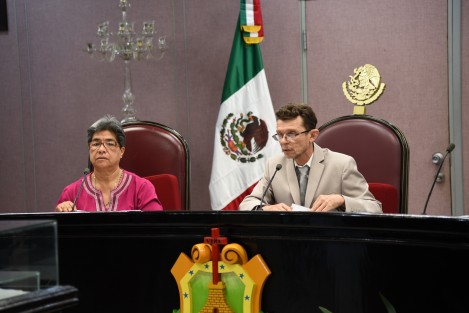 El diputado José Kirsch Sánchez y la legisladora Luisa Ángela Soto Maldonado sesionaron en Parlamento Abierto para firmar a favor cuatro dictámenes.
