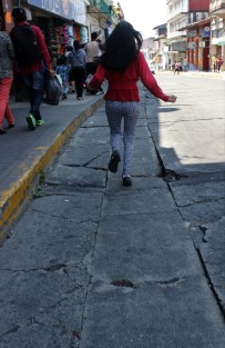 Así Xalapa en el primer cuadro y afuera del  Palacio Municipalen donde entran y salen los regidores, síndico, funcionarios y hasta el mismo alcalde; este es el cambio que se quiere ver, que esto ya no se vea, que se vean reflejados los impuestos que producen los xalapeños.