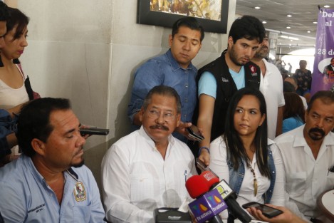 El alcalde de Ángel R.Cabada, Arturo Hervis Reyes, anunció el Carnaval que se llevará a cabo del 25 de abril al 6 de mayo. En estas fiestas participaría una delegación cubana como máximo atractivo. 