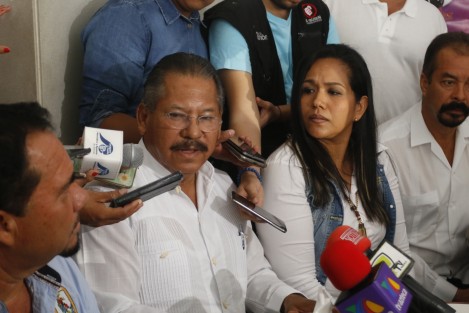 El alcalde de Ángel R.Cabada, Arturo Hervis Reyes, anunció el Carnaval que se llevará a cabo del 25 de abril al 6 de mayo. En estas fiestas participaría una delegación cubana como máximo atractivo. 
