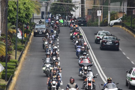 Motociclistas se manifestaron y circularon por las calles de la ciudad para portestar por la llamada Ley chaleco que los obliga a portar el número de placa en sus chalecos y cascos.  