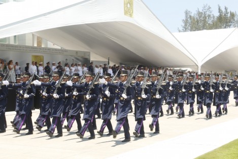 Se realiza la jura de bandera de la generación 2022 de la Heroica Escuela Naval de Anton Lizardo. Asistieron, el secretario de gobernación, Alfonso Navarrete Prida, el secretario de Marina, Vidal Francisco Soberón Sanz, Salvador Cienfuegos, secretario de la defensa nacional, el gobernador de Veracruz, Miguel Ángel Yunes Linares, así como representantes de Marinas de otros países.  