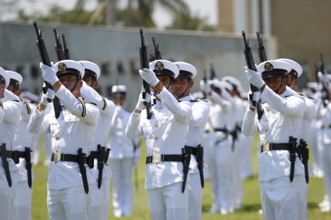 Se realiza la jura de bandera de la generación 2022 de la Heroica Escuela Naval de Anton Lizardo. Asistieron, el secretario de gobernación, Alfonso Navarrete Prida, el secretario de Marina, Vidal Francisco Soberón Sanz, Salvador Cienfuegos, secretario de la defensa nacional, el gobernador de Veracruz, Miguel Ángel Yunes Linares, así como representantes de Marinas de otros países.