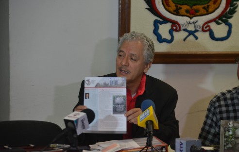 Otro de los recuerditos que trajo de Omaha el alcalde Hipólito Rodríguez, fue la interesante revista de esa ciudad hermana, la cual cuenta con importante información y gran diseño, no como otras.  
