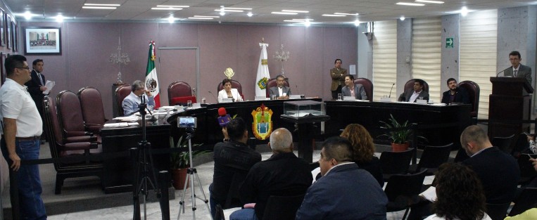 El diputado José Kirsch Sánchez, presidente de la Comisión de Salud y Asistencia, presentó una iniciativa de reforma a la Ley de Salud del Estado de Veracruz que tiene el propósito de brindar certidumbre jurídica al desarrollo de los proyectos necesarios que buscarán impulsar acciones para mejorar la calidad de salud mental de los veracruzanos.