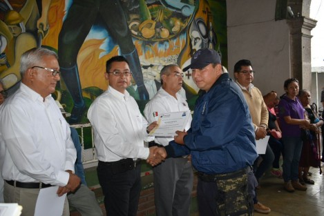 En Tlapacoyan reconocieron la labor de los policías municipales, al conmemorar el Día del policía veracruzano.Ediles encabezados por la alcaldesa Ofelia Jarillo, entregaron reconocimientos.