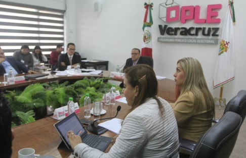 En Sesión extraordinaria en el OPLE se votó en contra del proyecto de acuerdo por el que se da cumplimiento a la sentencia emitida por el TEV sobre topes de gastos de campaña.