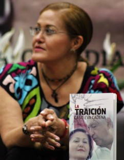 En el auditorio del Congreso fue presentado el libro La Traición, caso Eva Cadena en donde la diputada dio su experiencia del caso que la marcó y marcó al lider nacional y candidato de Morena, al decir de la diputada el cuadro fue bien armado, el video fue editado y así lo determinó la justicia que llevaba el caso, tanto asi que le dio la razón a la diputada. 