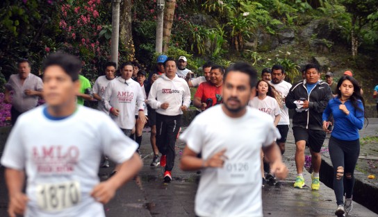El candidato a la Gubernatura por la coalicion Juntos Haremos Historia, Cuiltláhuac García, arrancó su campaña en el Paseo de Los Lagos de la ciudad de Xalapa, con una carrera  junto a la atleta Ana Gabriela Guevara. 