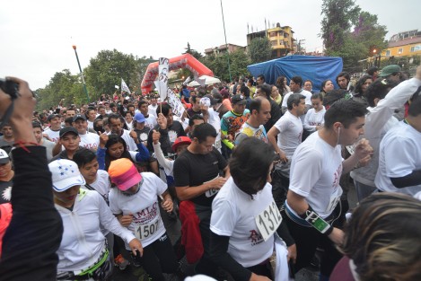 Cientos de atletas se dieron cita en lagos para acompañar al arranque de campaña del candidato.