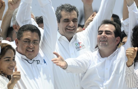 El candidato al Senado por el PRI, Juan Nicolás Callejas, también estuvo en el evento de inicio de campaña de Pepe Yunes. 