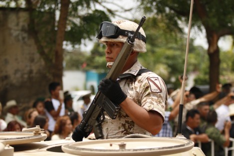 
Para conmemorar el 155 aniversario de la Batalla de Camarón de Tejeda, se llevó a cabo un desfile cívico - militar, además del depósito de ofrendas florales en el mausoleo franco- mexicano y otros puntos.