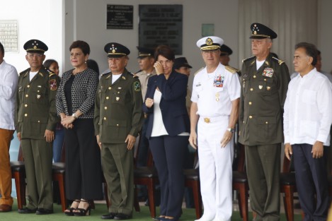 Acudieron al evento los secretarios de MARINA y SEDENA, Vidal Francisco Soberón Sanz y Salvador Cienfuegos, además de la embajadora de Francia en México, Anne Grillo, y el gobernador Miguel Ángel Yunes Linares.