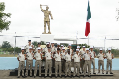 Acudieron al evento los secretarios de MARINA y SEDENA, Vidal Francisco Soberón Sanz y Salvador Cienfuegos, además de la embajadora de Francia en México, Anne Grillo, y el gobernador Miguel Ángel Yunes Linares.
