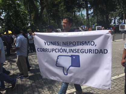 Durante el desfile también se dieron los NO ME GUSTA.
