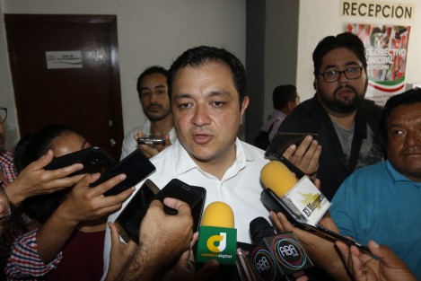 El dirigente estatal del PRI en Veracruz, Américo Zúñiga Martínez, aseguró que podría darse la expulsión de algunos priistas que <em>coquetean</em> con otros partidos políticos en busca de una candidatura para algún puesto de elección popular. Ya se analizan algunos casos.