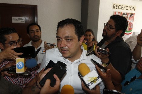 El dirigente estatal del PRI en Veracruz, Américo Zúñiga Martínez, aseguró que podría darse la expulsión de algunos priistas que <em>coquetean</em> con otros partidos políticos en busca de una candidatura para algún puesto de elección popular. Ya se analizan algunos casos.