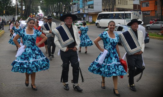 Con un desfile desde el Teatro del Estado hasta el parque Juárez, los distintos ballets que participarán en el Encuentro de las Artes Veracruz Cielo Mexica, iniciaron las actividades de este  festival que durará hasta el próximo domingo y tendrá sus actividades en las tardes en este sitio.
