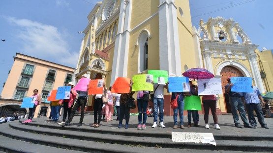 Familiares y amigos de Karen Nataly Guzmán se manifestaron en las escalinatas de la Catedral de Xalapa y la plaza Lerdo para pedir  ayuda para localizarla. A pesar de que la fiscalía ya abrió una carpeta de investigación con número UIPJ/DXI/F23/249/2018 a un no se sabe nada de ella.