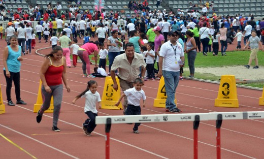 En las instalaciones del Estadio Xalapeño Heriberto Jara, se realizó por tecer año consecutivo la Olimpiada  Familiar, organizada por la supervisión escolar 105, la cual abarca el municipio de Emiliano Zapata.