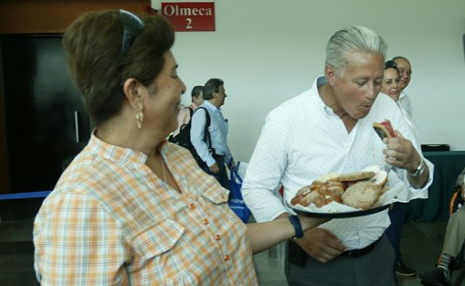 El secretario de turismo, Leopoldo Domínguez Armegual, anunció la Feria del Mango Actopan 2018 que se llevará a cabo del 15 al 20 de Mayo. Se espera la asistencia de más de 25 mil personas.