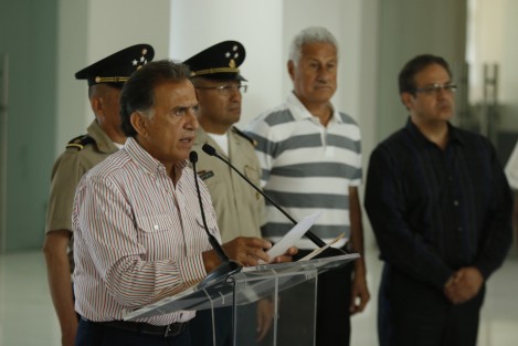 El gobernador del estado, Miguel Àngel Yunes Linares, informó acerca del avance semanal en materia de seguridad del Grupo Coordinación Veracruz. Destacan la fuga de un peligroso líder de secuestradores y la reiteración de que los 6 jóvenes secuestrados en días pasados no sucedio en Tierra Blanca, a pesar de que los fiscales de Oaxaca y Tlaxcala aseguren lo contrario.