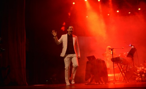 El grupo  grupo mexicano de rock originario de la ciudad de Monterrey, Nuevo León, Plastilina Mosh y la Xalli Big Band, ofrecieron un magno concierto de clausura de la FILU2018 en el Teatro del Estado de Xalapa.