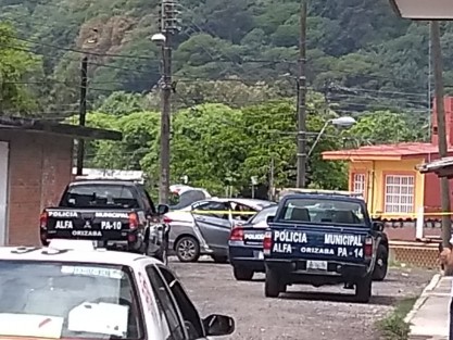 En punto de las 11:30 horas de este lunes, se suscitó una persecución entre sujetos armados y fuerzas del orden, en la avenida 7 de Enero esquina Calle Nicolás Bravo en Río Blanco, Ver. resultando un masculino abatido.