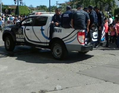 Comercios participan en acciones de prevención del delito.
