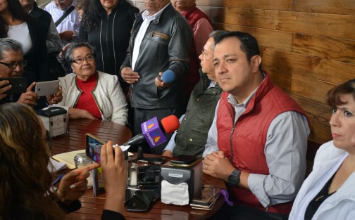 Américo Zúñiga Martínez, presidente del consejo directivo estatal del PRI,  criticó fuertemente la pelea que se traen el alcalde de Xalapa y el gobernador del estado, dijo que es aberrante. 