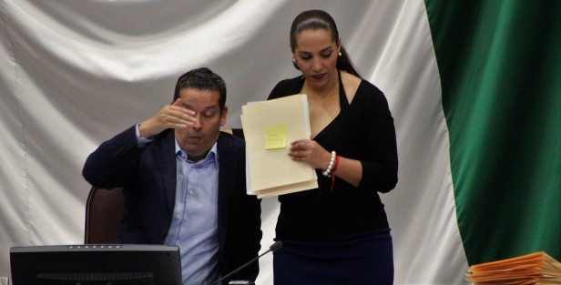 La diputada local, Cinthya Lobato Calderón, presentó ante el Pleno del Congreso del Estado de Veracruz una iniciativa con proyecto de Decreto que dará verdadera autonomía a las Contralorías de los 212 Ayuntamientos de la entidad.