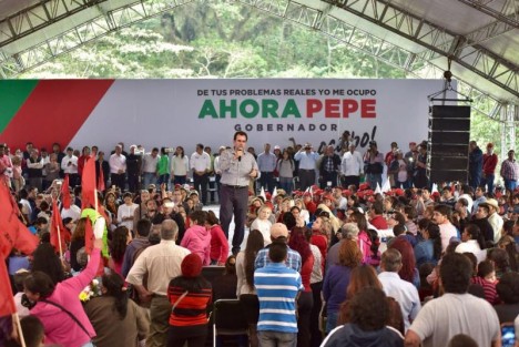 El candidato de la coalición Por un Veracruz Mejor, Pepe Yunes Zorilla a la gubernatura se comprometió a aportar soluciones de largo aliento para la capital del estado