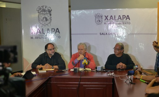 El alcalde de Xalapa, Hipólito Rodríguez Herrero, negó que tenga prohibido reunirse con el gobernador, tal como este lo insinuara en su reciente  conferencia  este último, y dijo que estar dispuesto a la colocación de cámaras, siempre y cuando se cumplan las reglas. 